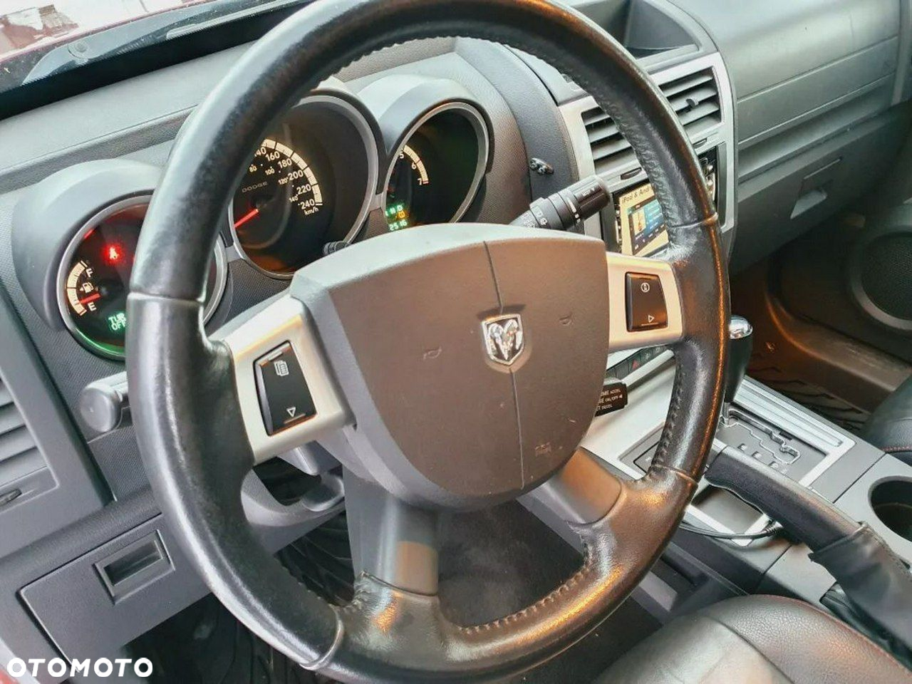 Dodge Nitro - 14