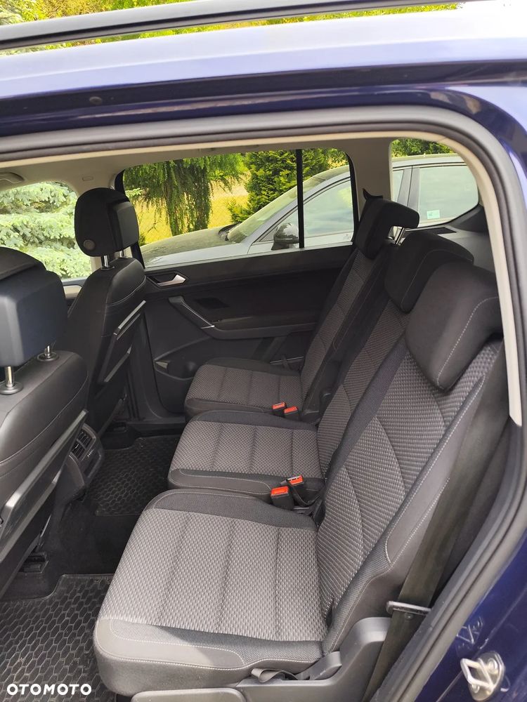 Volkswagen Touran - 17