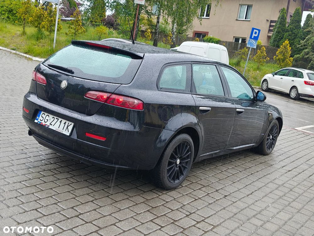 Alfa Romeo 159 1.9 JTDM 8V DPF Distinctive - 11