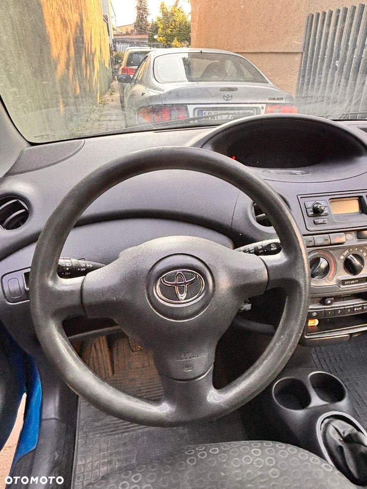 Toyota Yaris 1.0 Base - 5