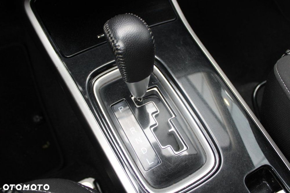 Mitsubishi Outlander - 33