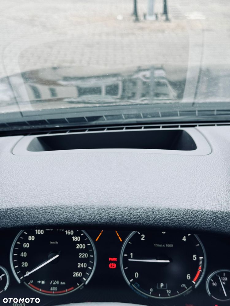 BMW Seria 5 525d xDrive - 16