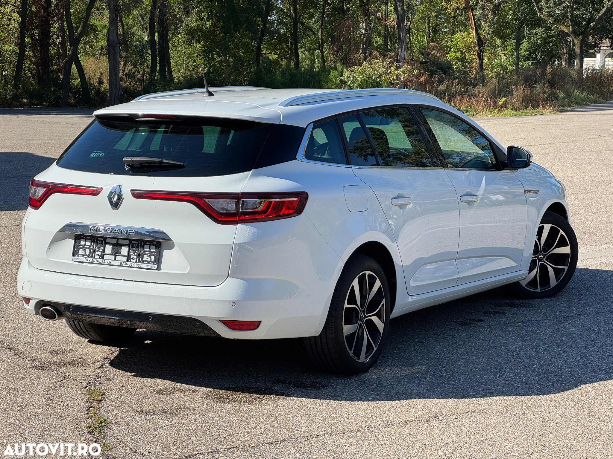 Renault Megane BLUE dCi 115 EDC BOSE EDITION - 13