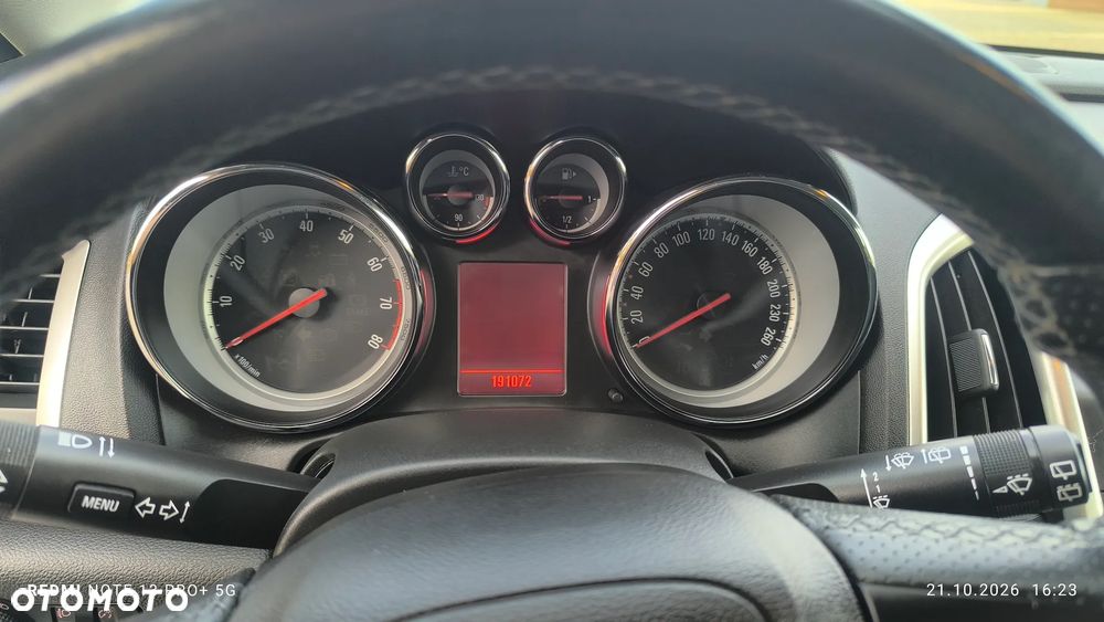 Opel Astra 2011