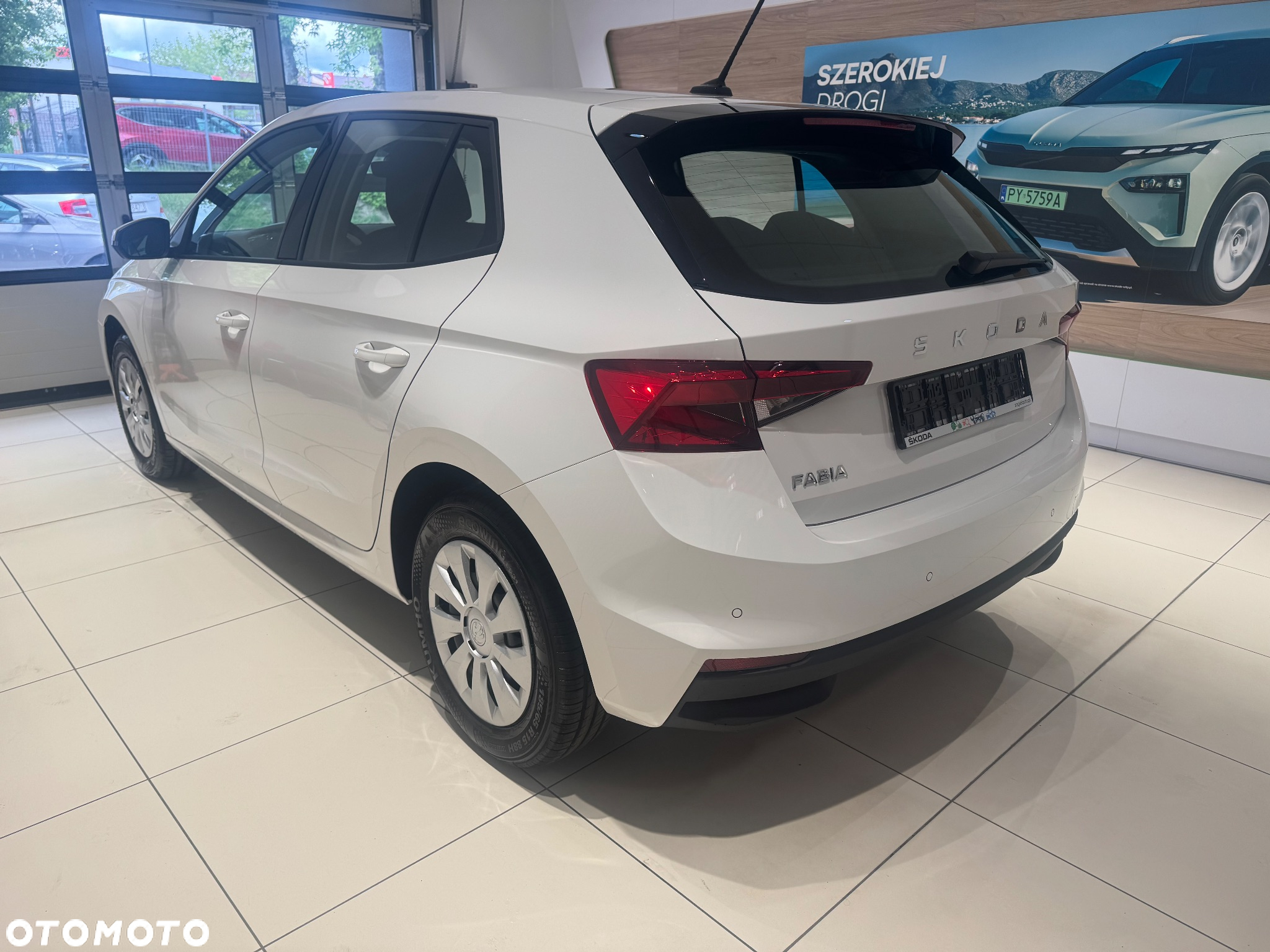 Skoda Fabia 1.0 Essence - 4