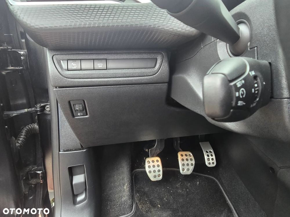Peugeot 208 1.5 BlueHDi GT Line S&S - 29