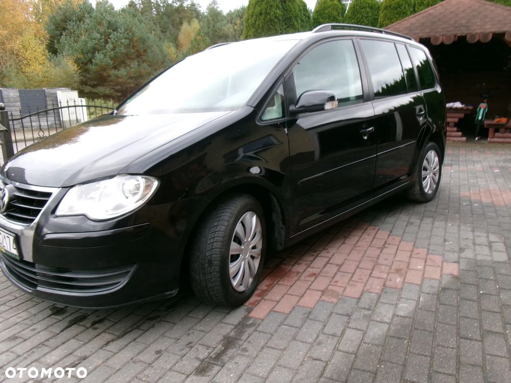 Volkswagen Touran - 12