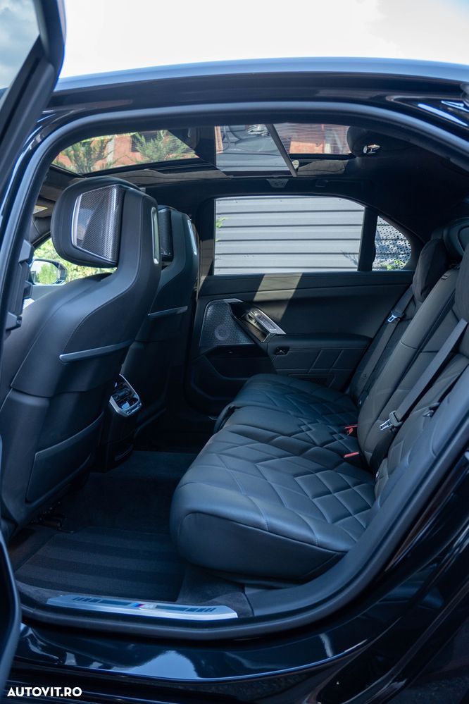 BMW Seria 7 - 12