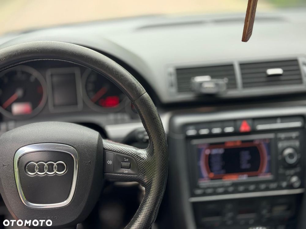 Audi A4 Avant 2.7 TDI DPF - 14