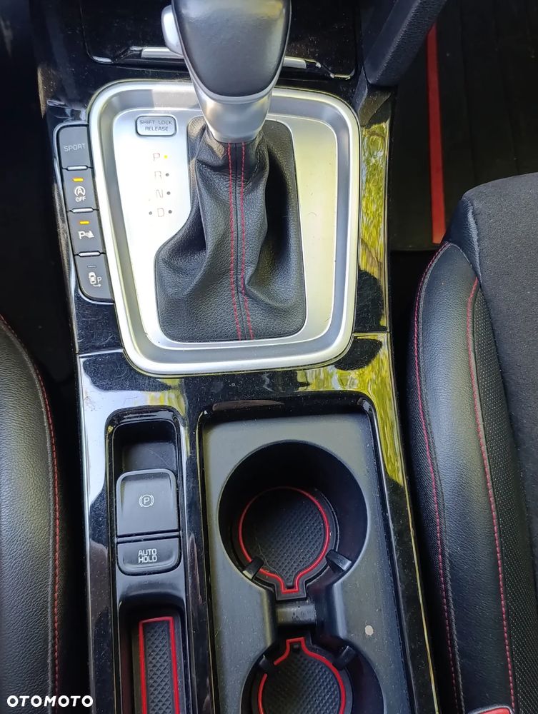 Kia ProCeed 1.6 T-GDI GT DCT - 12