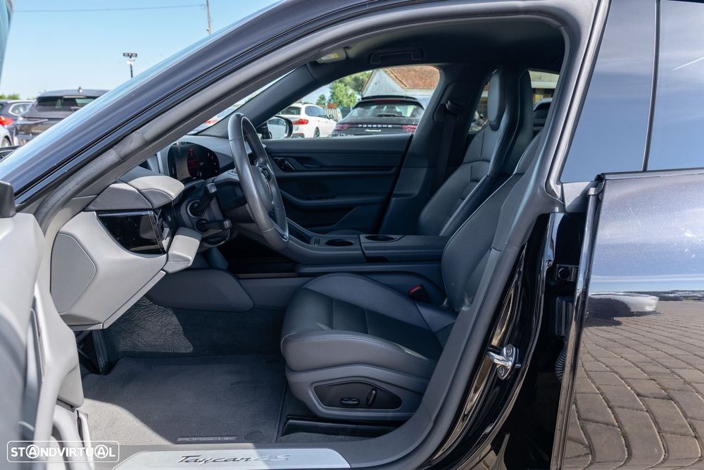 Porsche Taycan 4S - 17