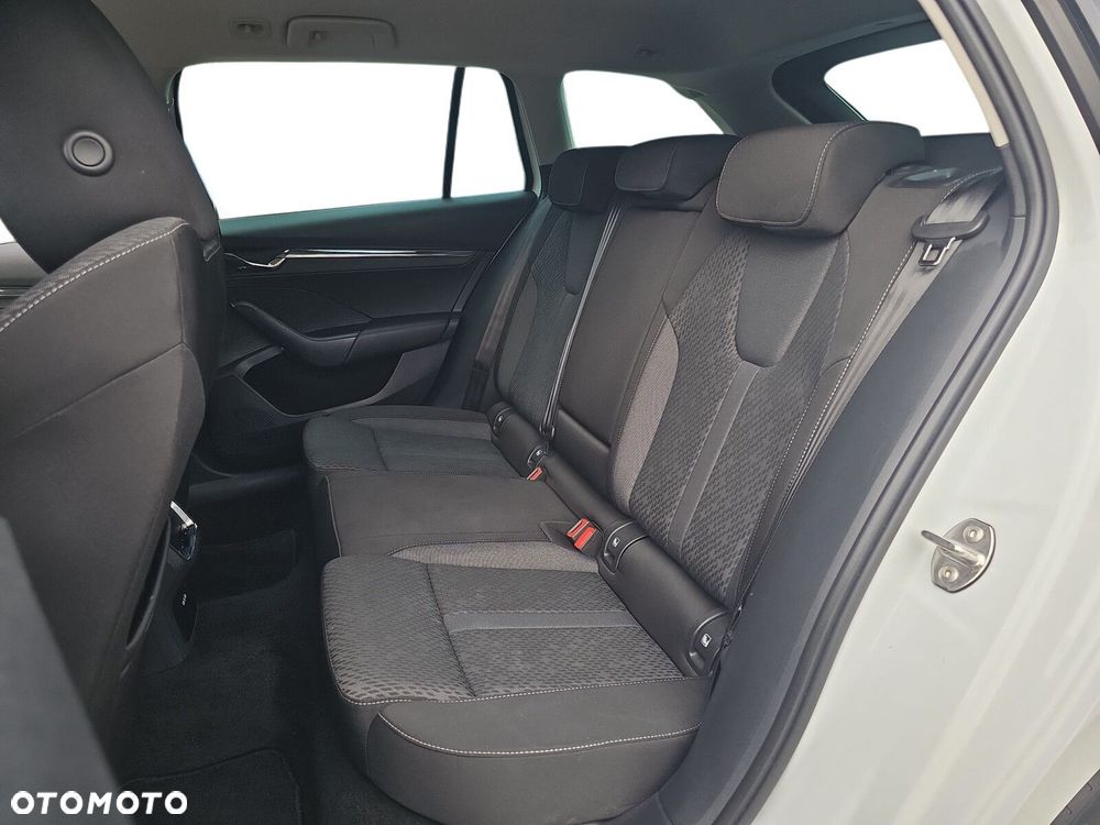Skoda Octavia 2.0 TDI Style DSG - 12