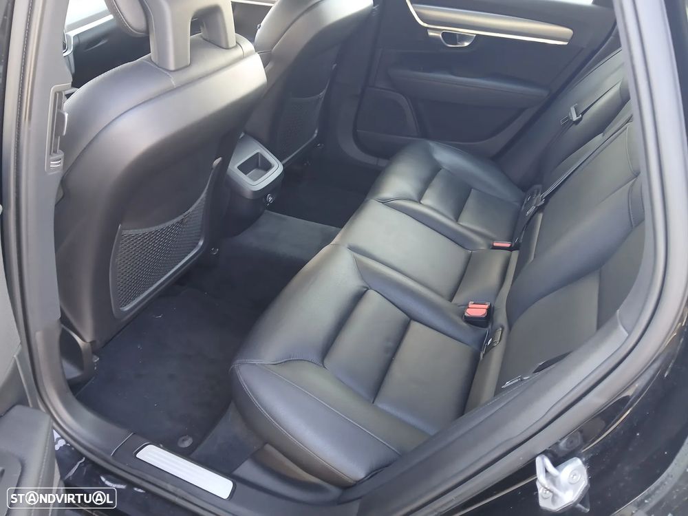 Volvo V90 2.0 D4 Momentum Plus Geartronic - 33