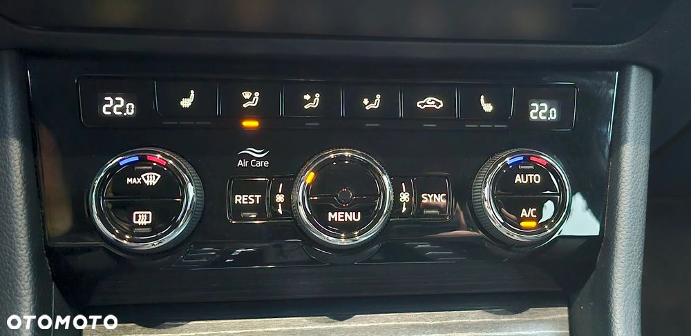 Skoda Superb 2.0 TDI DSG Premium Edition - 35