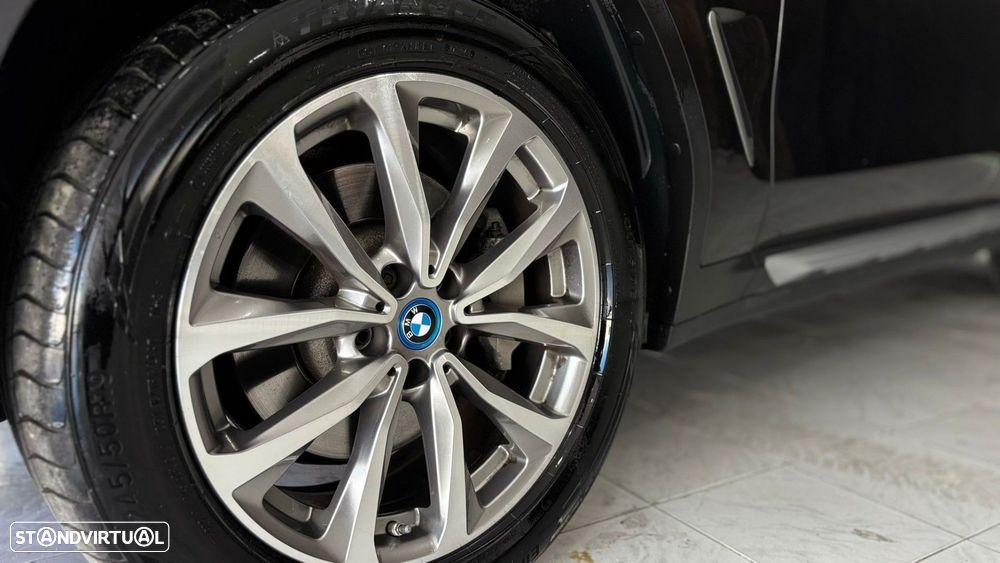 BMW X3 30 i xDrive Line Luxury - 4