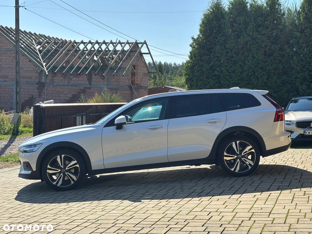 Volvo V60 Cross Country B4 D AWD Ultimate - 13
