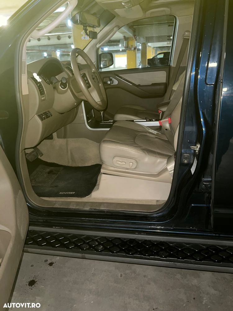 Nissan Pathfinder - 12