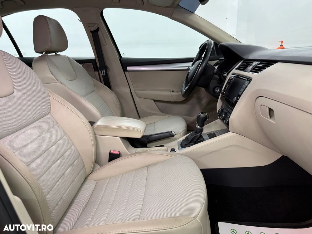 Skoda Octavia 1.6 TDI ELEGANCE DSG - 20