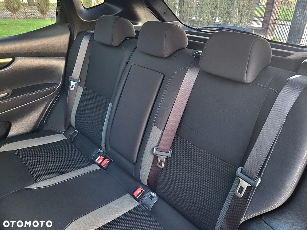 Nissan Qashqai 1.3 DIG-T SHIRO - 24