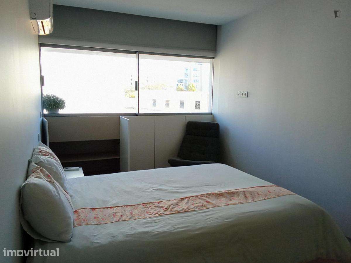 Quarto - localizado em Paranhos Porto - Grande imagem: 4/15