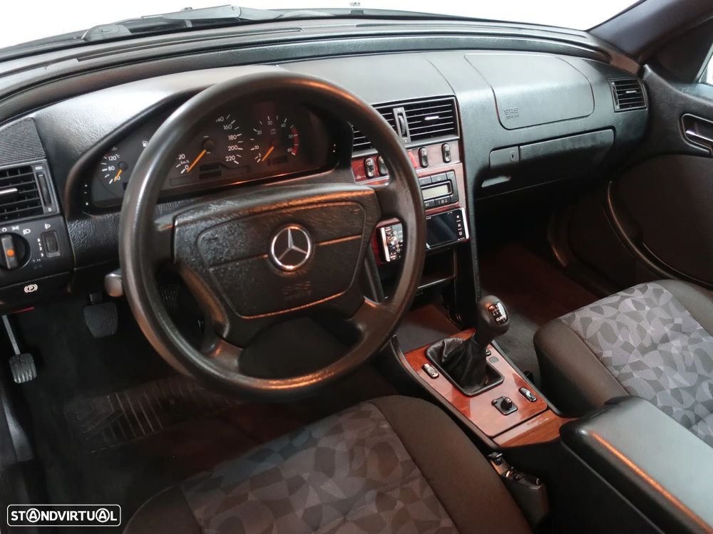 Mercedes-Benz C 220 CDI Classic - 16