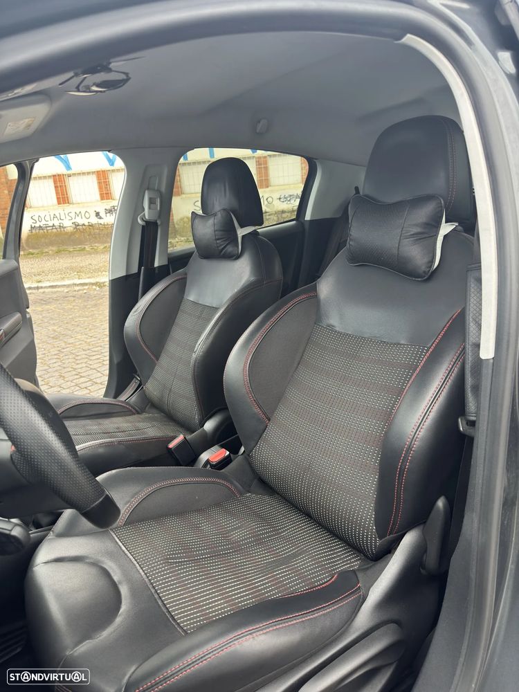 Peugeot 208 - 6