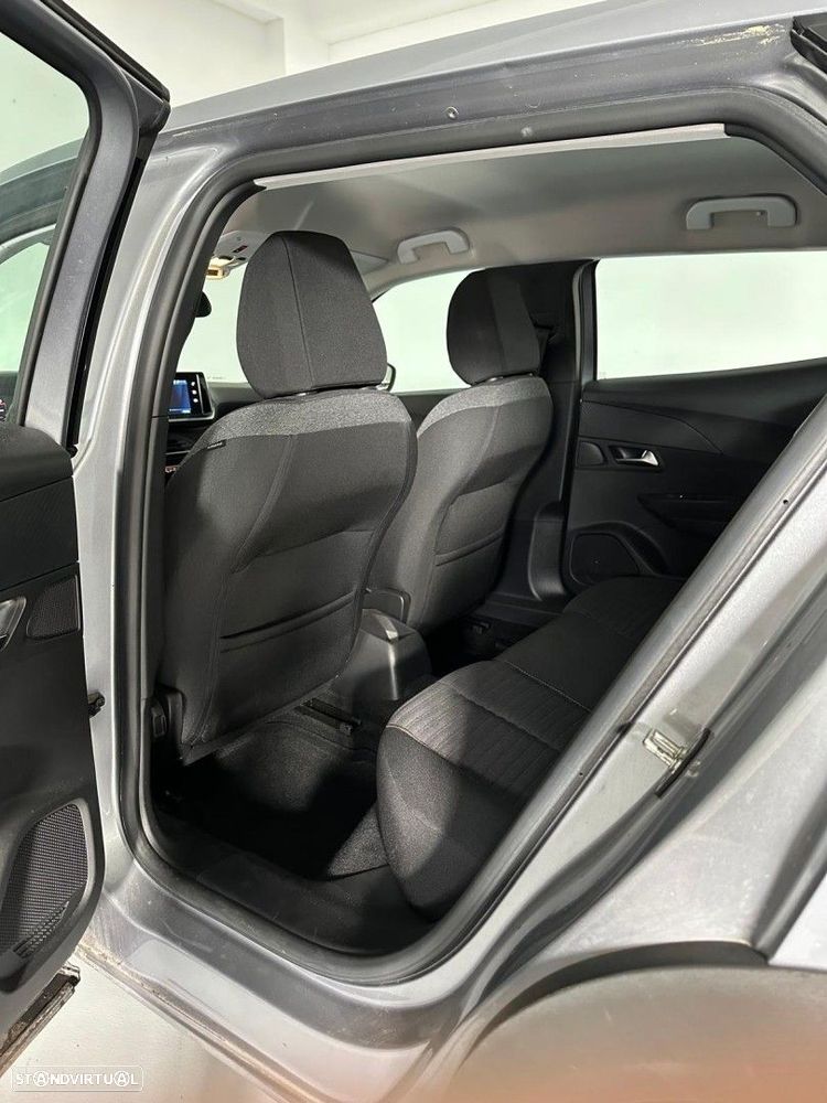 Peugeot 2008 1.2 PureTech Active Pack EAT8 - 12