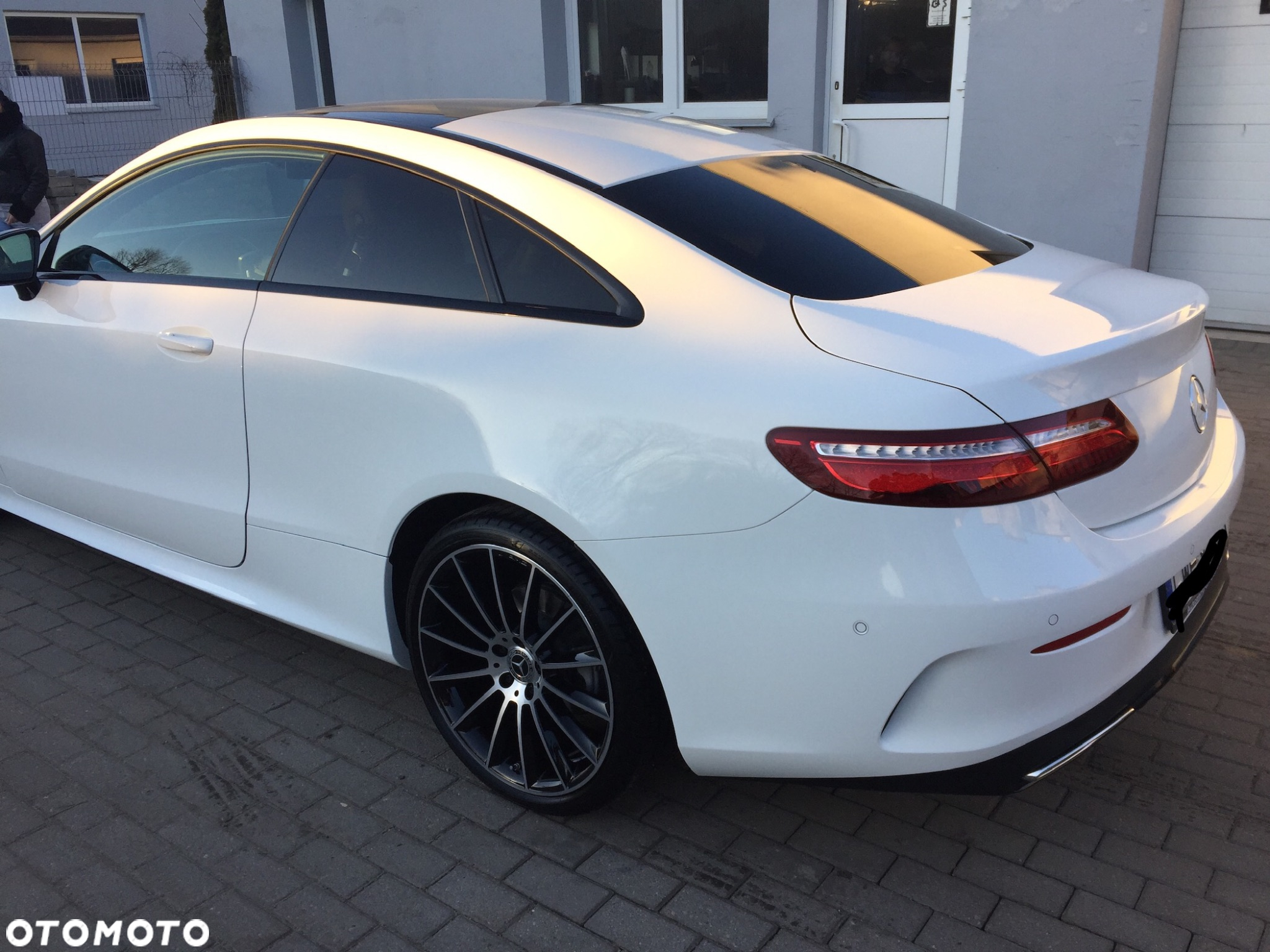 Mercedes-Benz Klasa E 200 Coupe 9G-TRONIC - 23