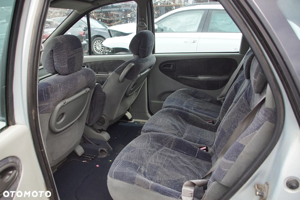 Auto na części - Renault Megane Scenic I Lift 1.9 dCi 102 KM F9Q732 JC5113 2001R Skrzynia Drzwi Szyba Lusterko Maska Zderzak Klapa Błotnik Deska Kokpit - 13