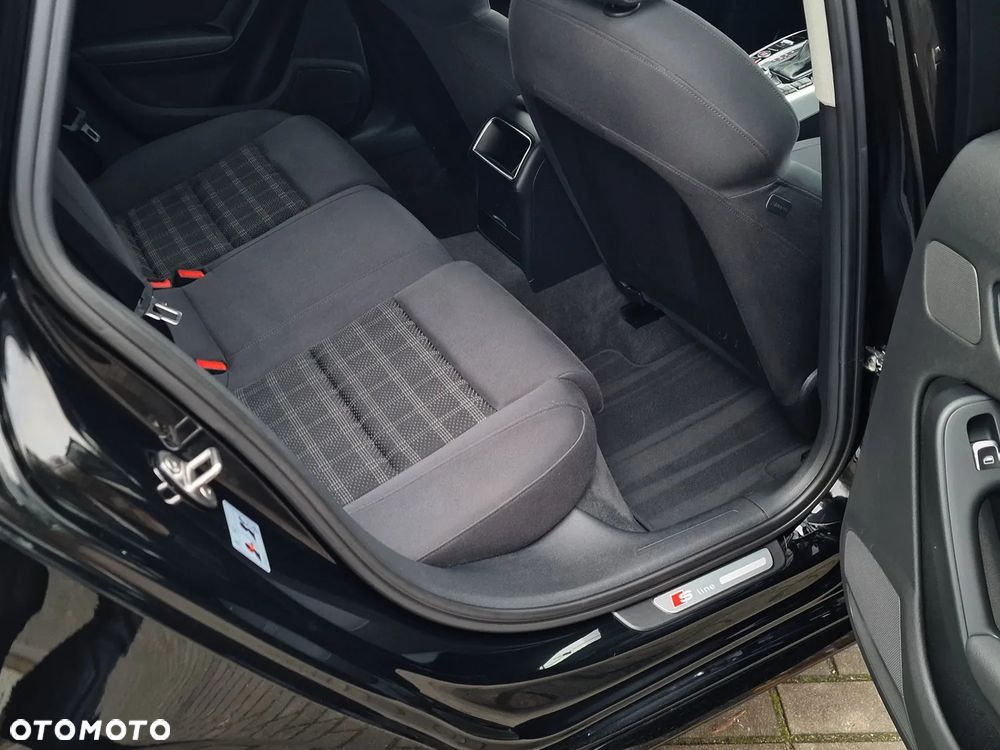 Audi A4 Avant 2.0 TDI ultra S tronic sport - 16