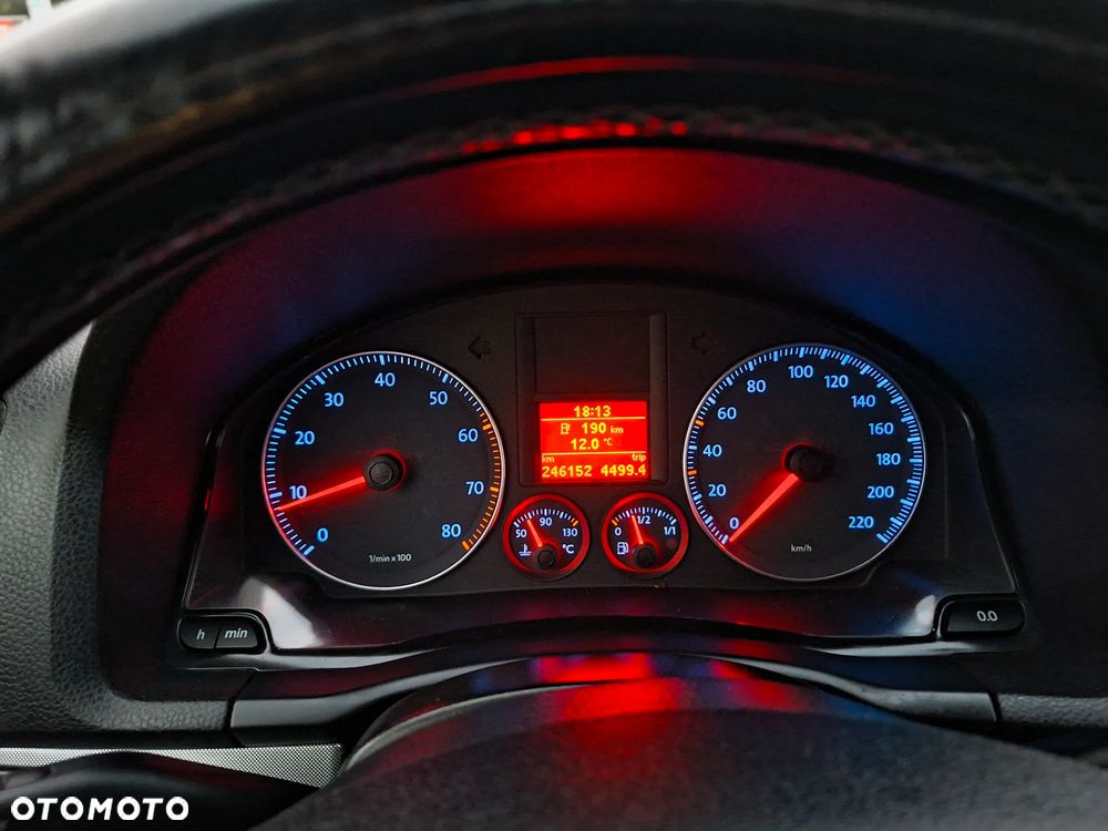 Volkswagen Golf - 5