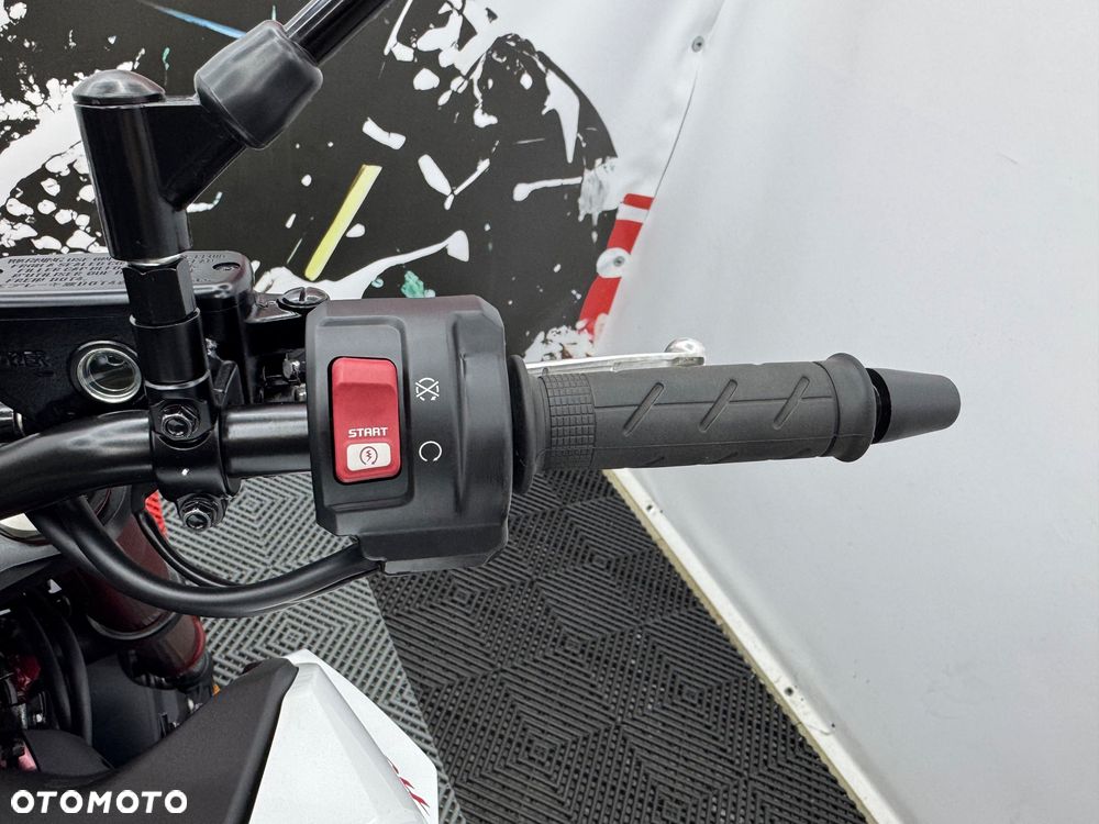 Honda CB - 24