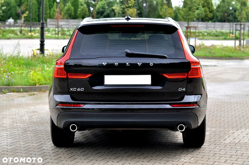 Volvo XC 60 D4 Momentum Pro - 12
