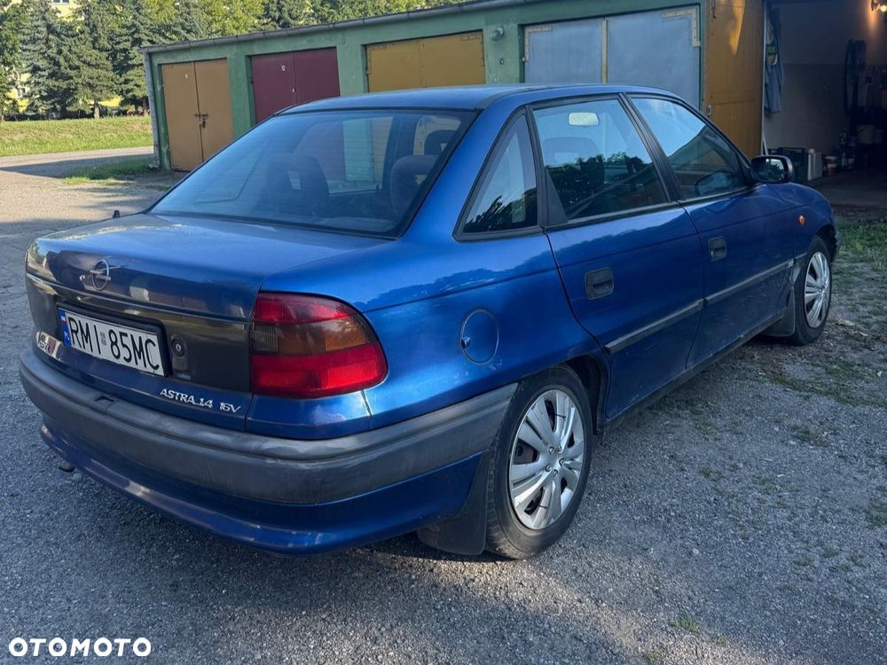 Opel Astra - 2