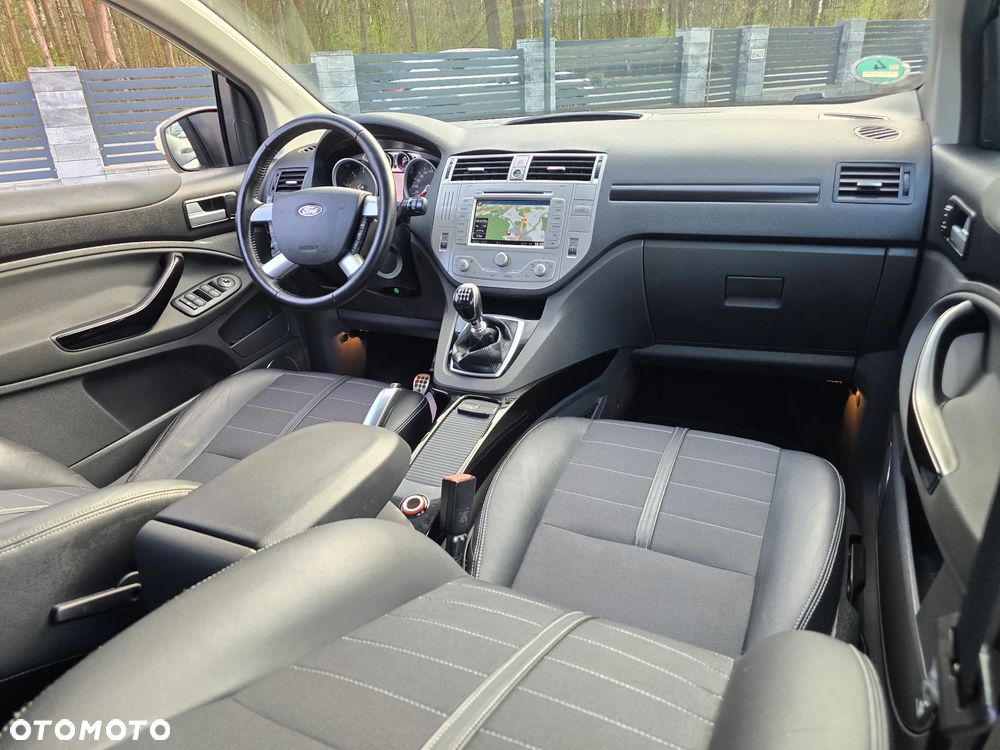 Ford Kuga 2.0 TDCi 2x4 Titanium - 22