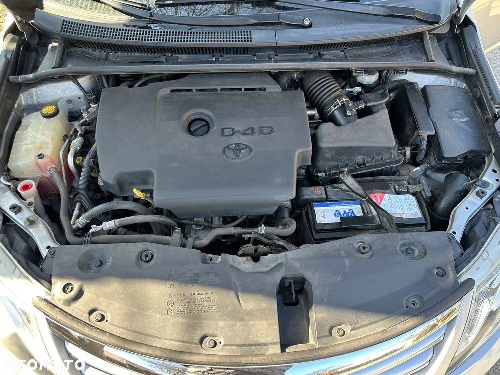 Toyota Avensis 2.0 D-4D Style - 5