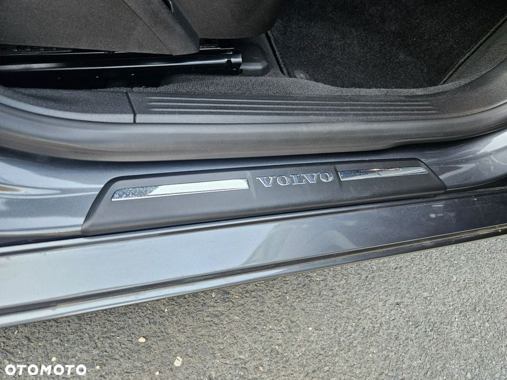 Volvo V40 D2 Momentum - 19