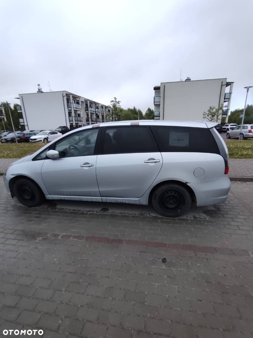 Mitsubishi Grandis - 16