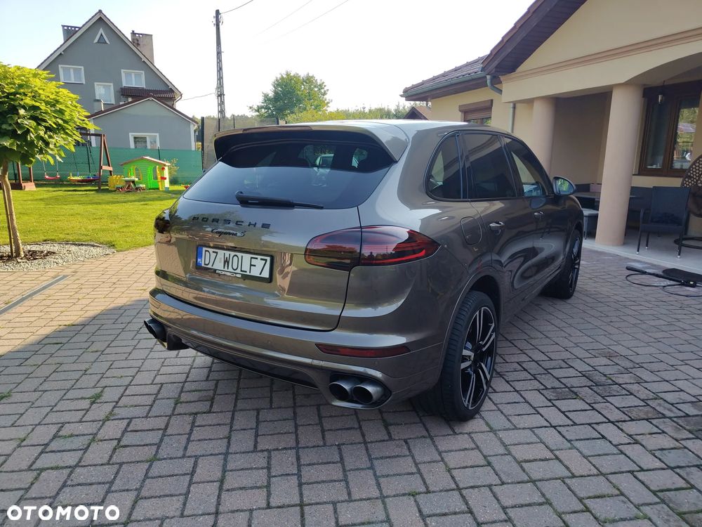 Porsche Cayenne Platinum Edition - 4