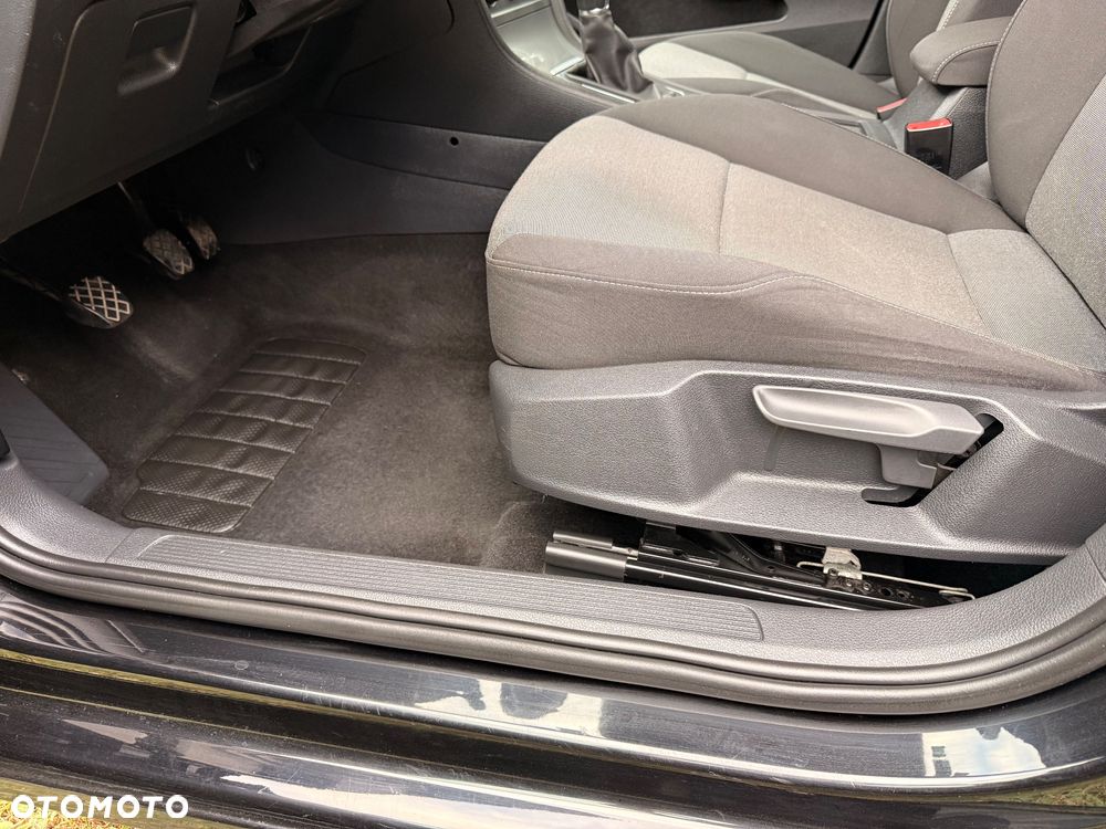 Volkswagen Golf 1.6 TDI BlueMotion Technology Trendline - 8