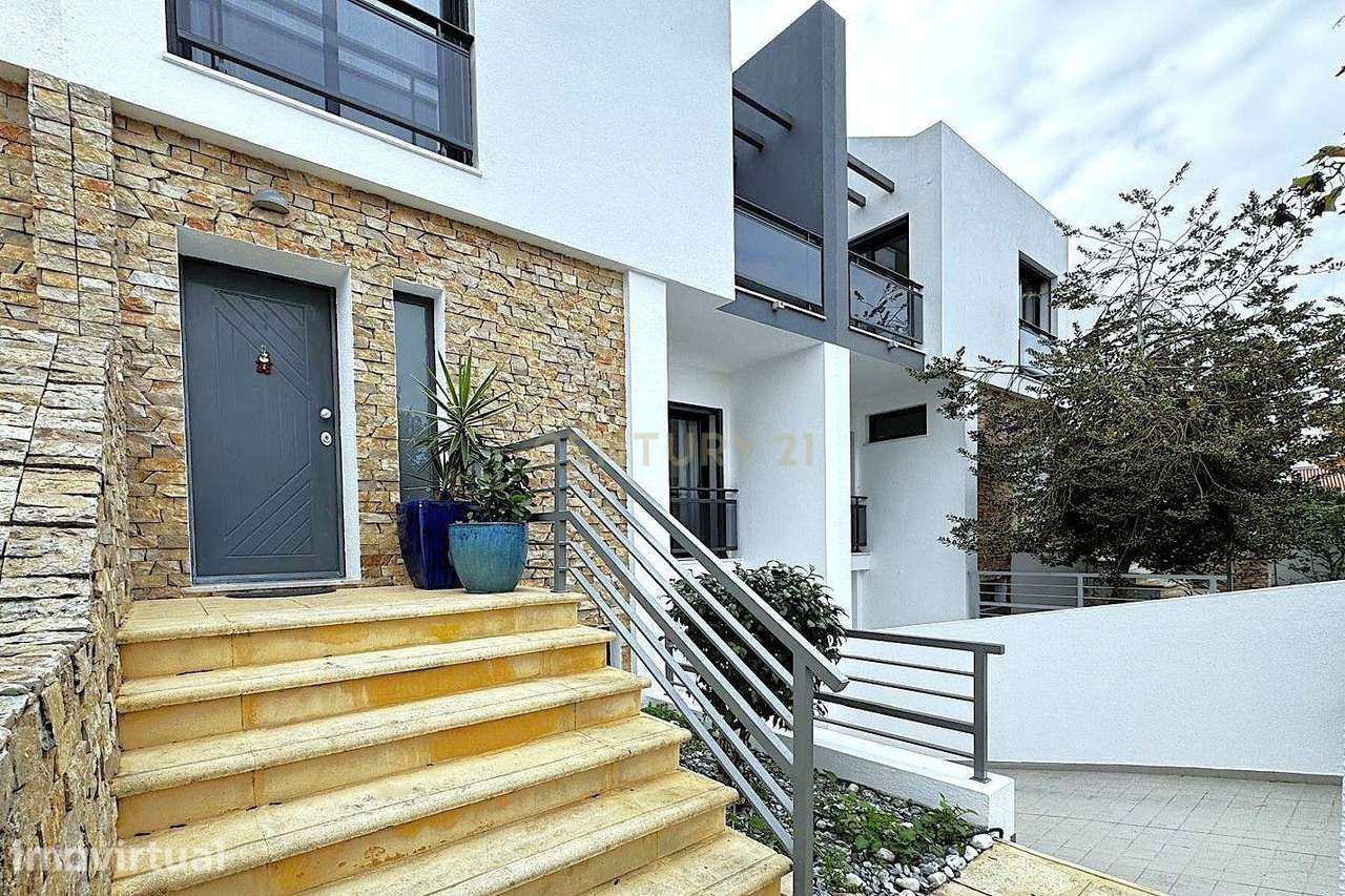 Moradia T3+1 em Alcochete: Luxo e Conforto! - Grande imagem: 3/60