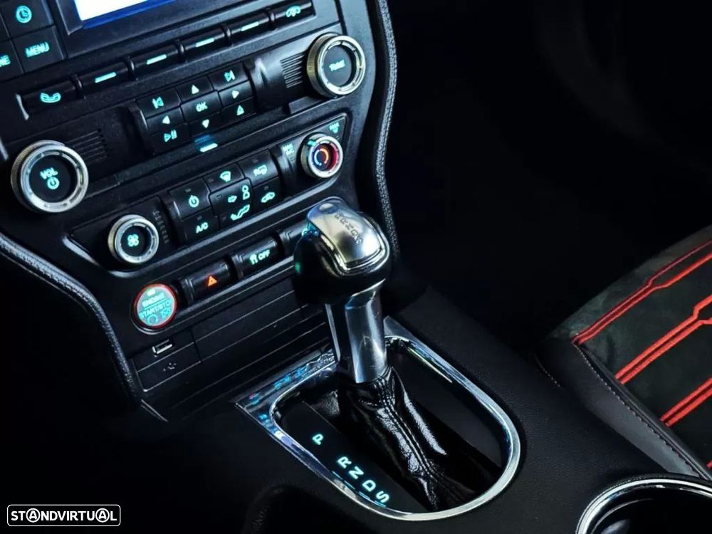 Ford Mustang - 38
