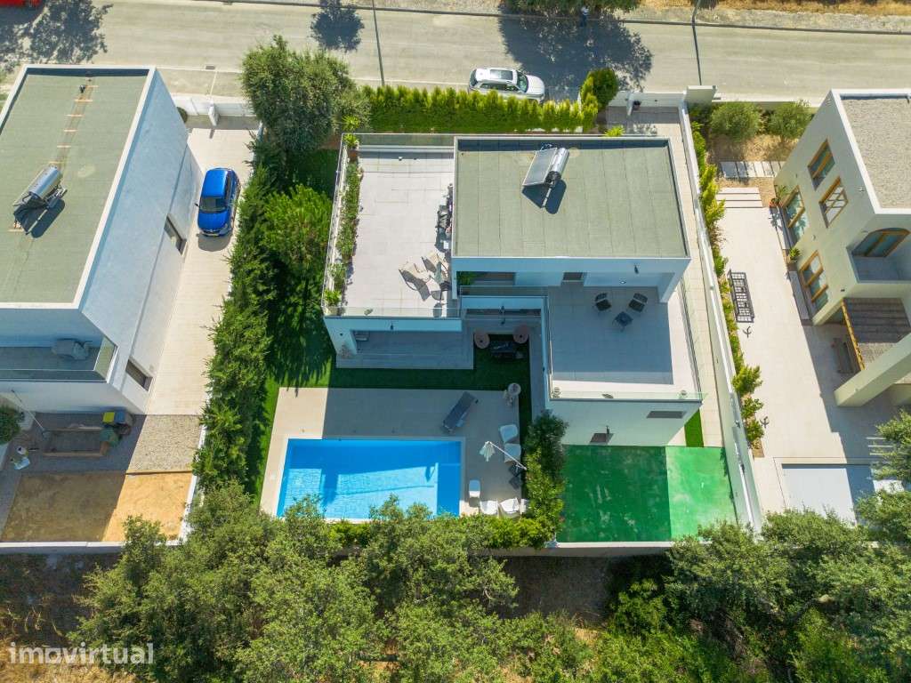 Moradia nova de luxo com piscina no Alto das Vinhas, Sesimbra. V3+1... - Grande imagem: 4/43