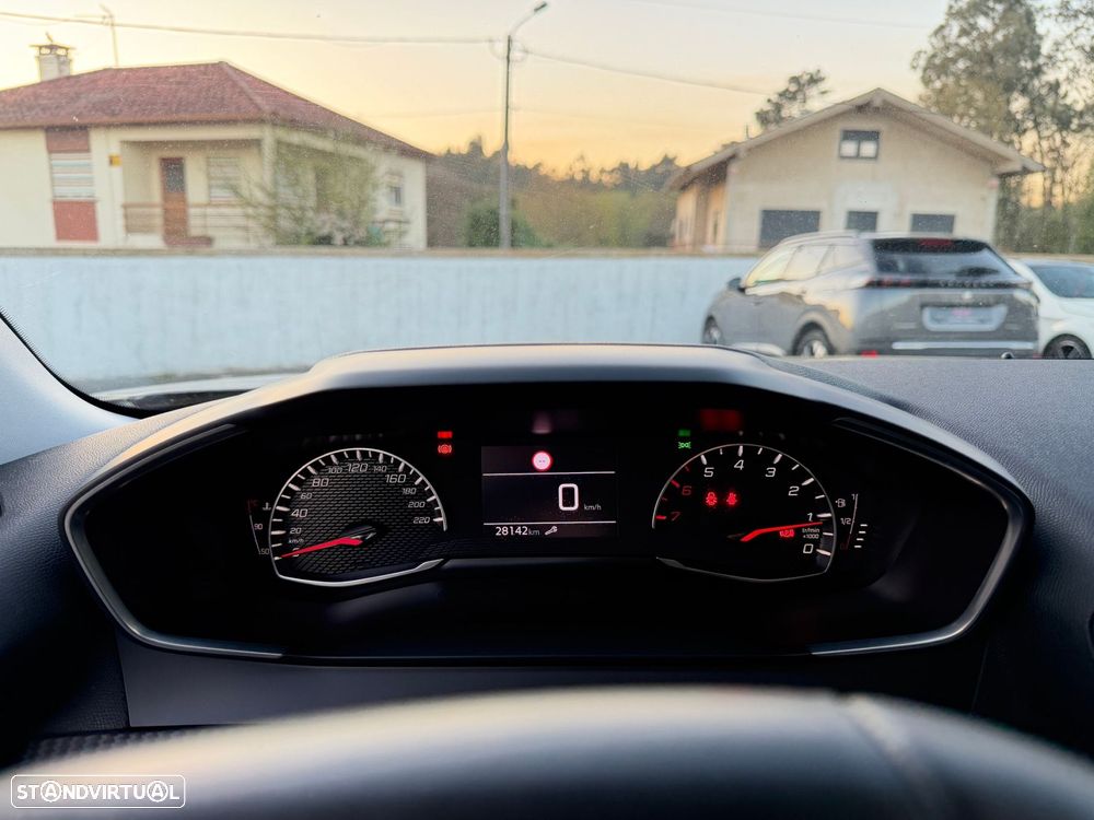 Peugeot 2008 1.2 PureTech Allure Pack - 18