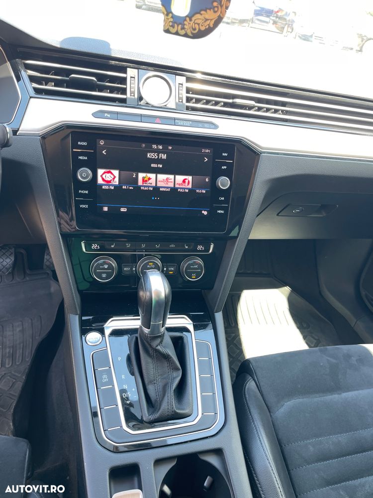 Volkswagen Passat 2.0 TDI DSG Highline - 32