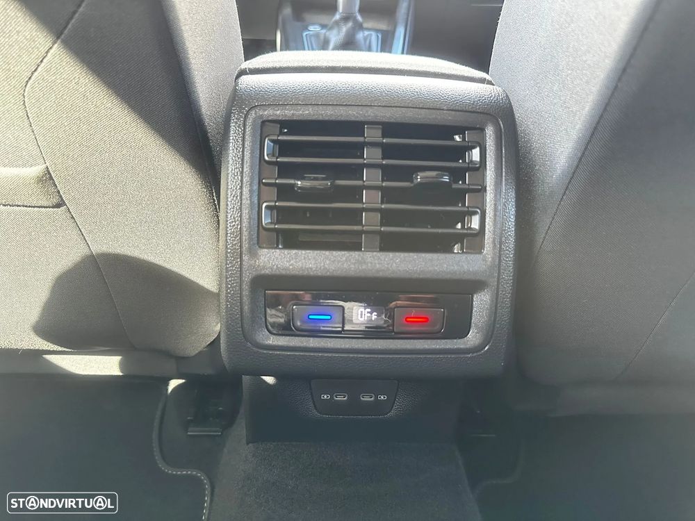 VW Golf 2.0 TDI Conceptline - 34