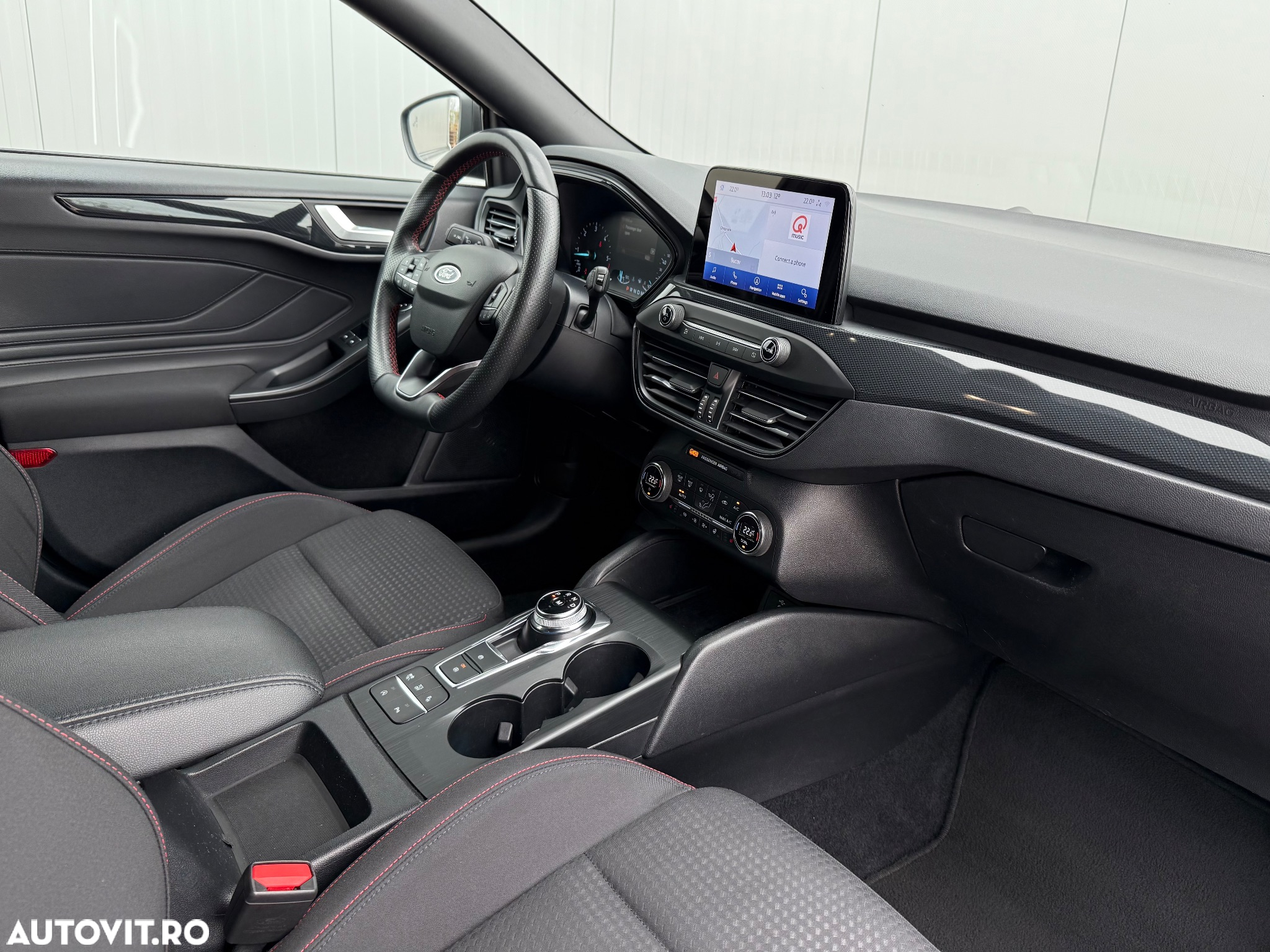 Ford Focus Turnier 1.5 EcoBlue Start-Stopp-System Aut. ST-LINE - 6