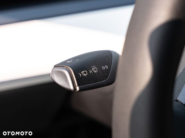 Tesla Y Model Long Range Dual Motor AWD - 31