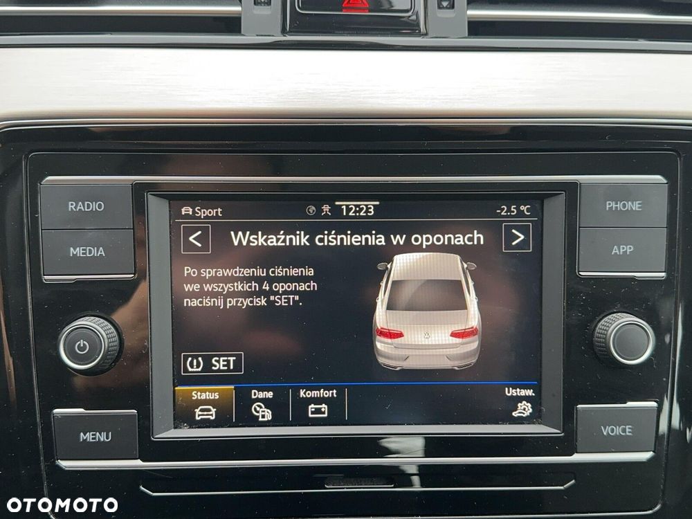 Volkswagen Passat - 20