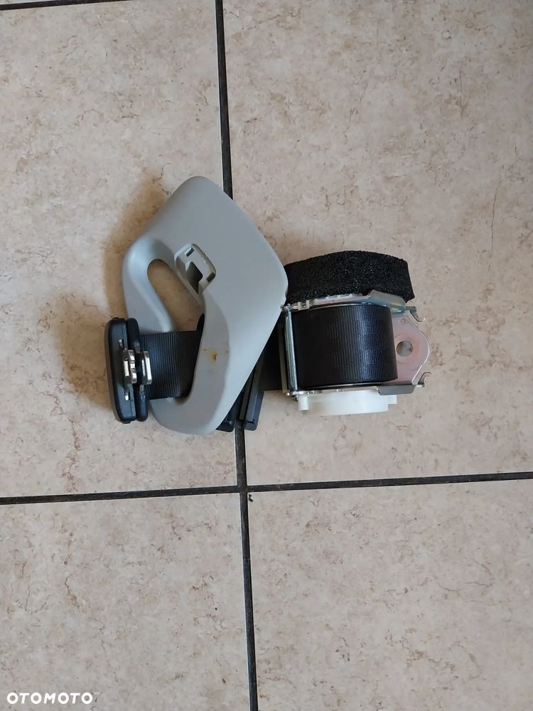 Pas tylny Ford S-Max lift A-611B68-E - 1